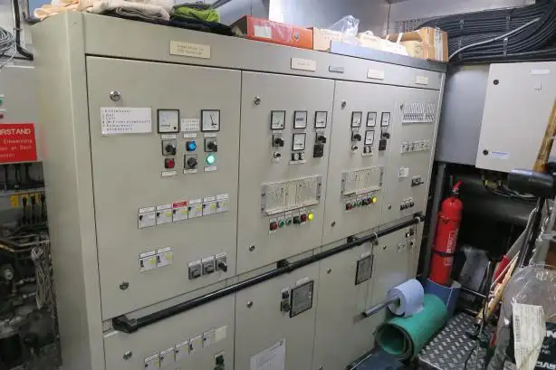 Kapal rondaan untuk dijual