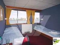Kapal pelayaran untuk dijual