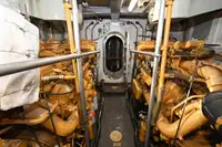 Kapal penyelamat untuk dijual