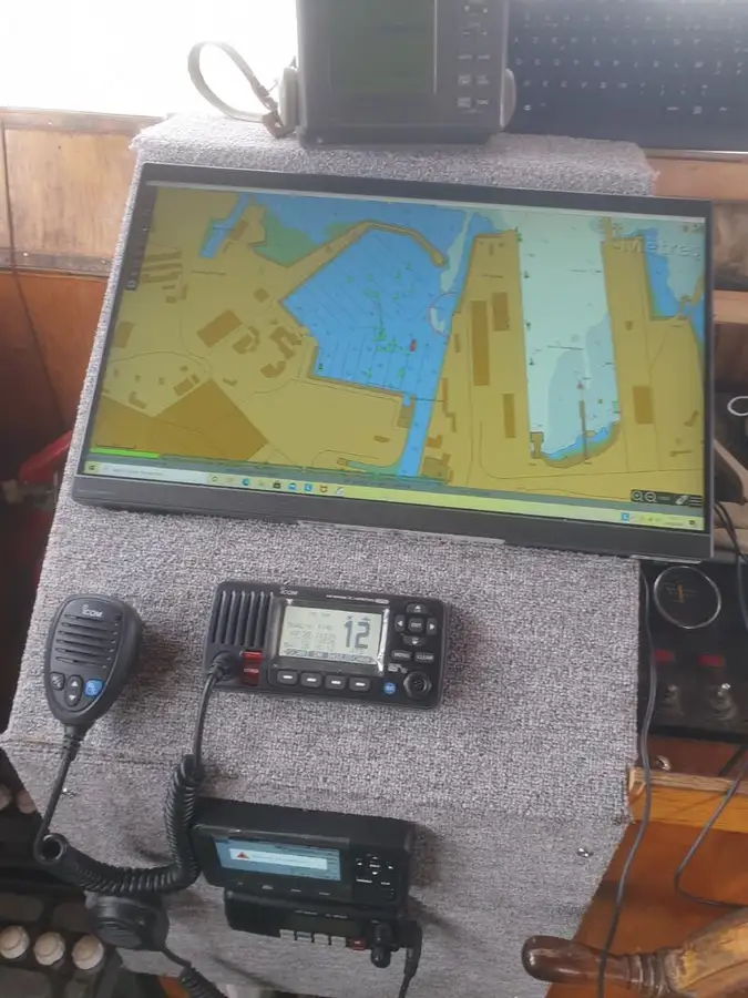 Kapal kerja untuk dijual