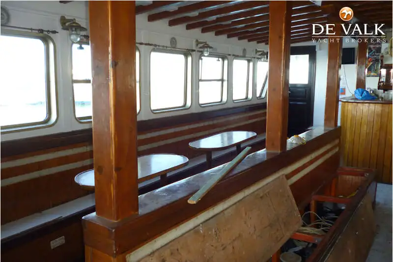 Kapal feri untuk dijual