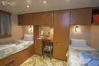 Kapal pelayaran untuk dijual