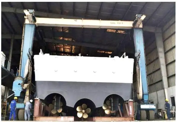 Kapal rondaan untuk dijual