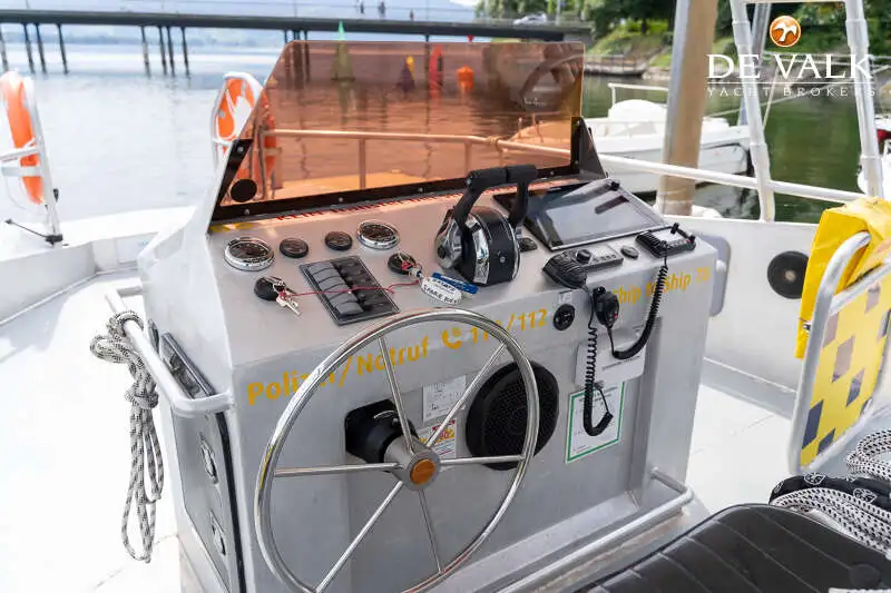 Kapal feri untuk dijual