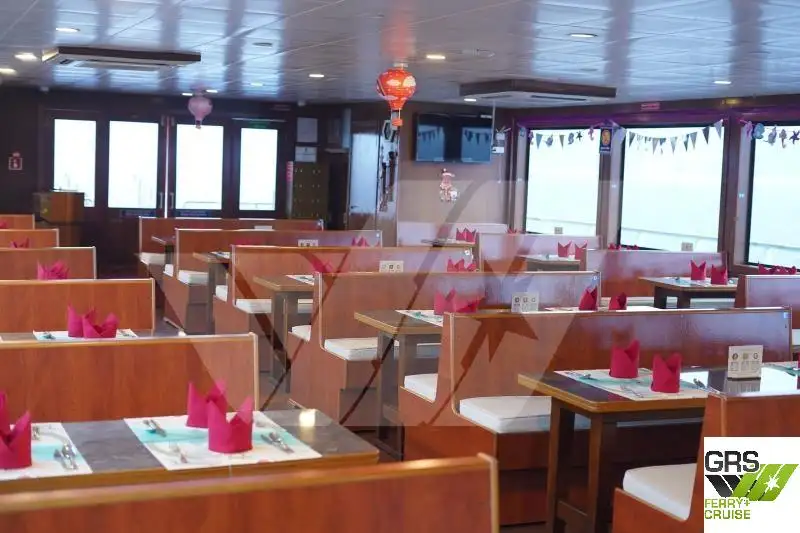 Kapal restoran untuk dijual
