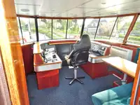 Kapal pelayaran untuk dijual
