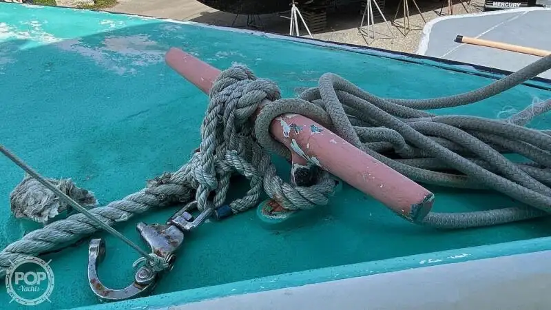 Kapal pelayaran untuk dijual