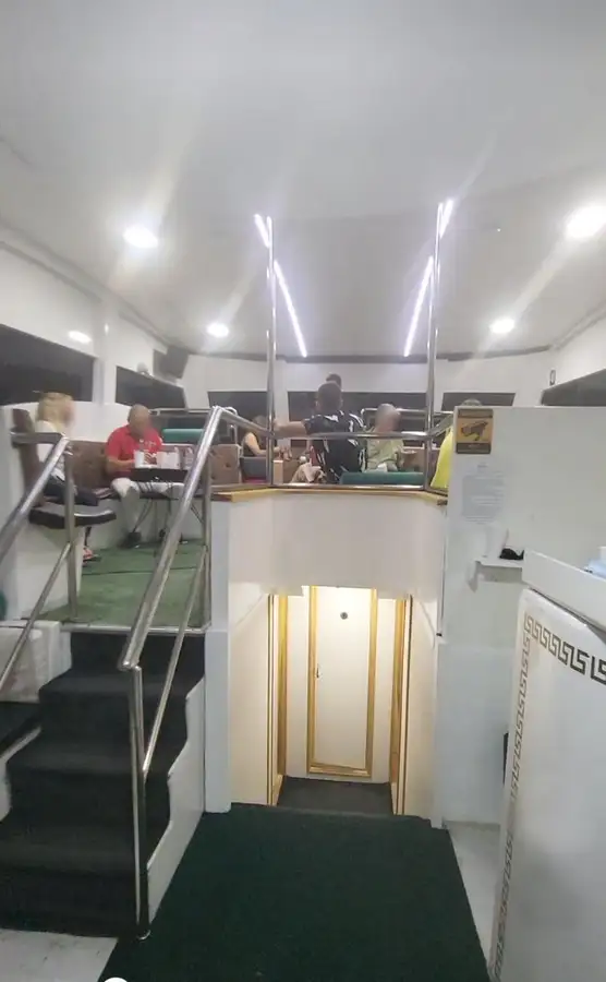 Kapal penumpang untuk dijual
