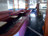 Kapal feri untuk jualan
