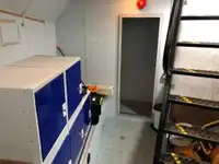 Bot anak kapal untuk jualan