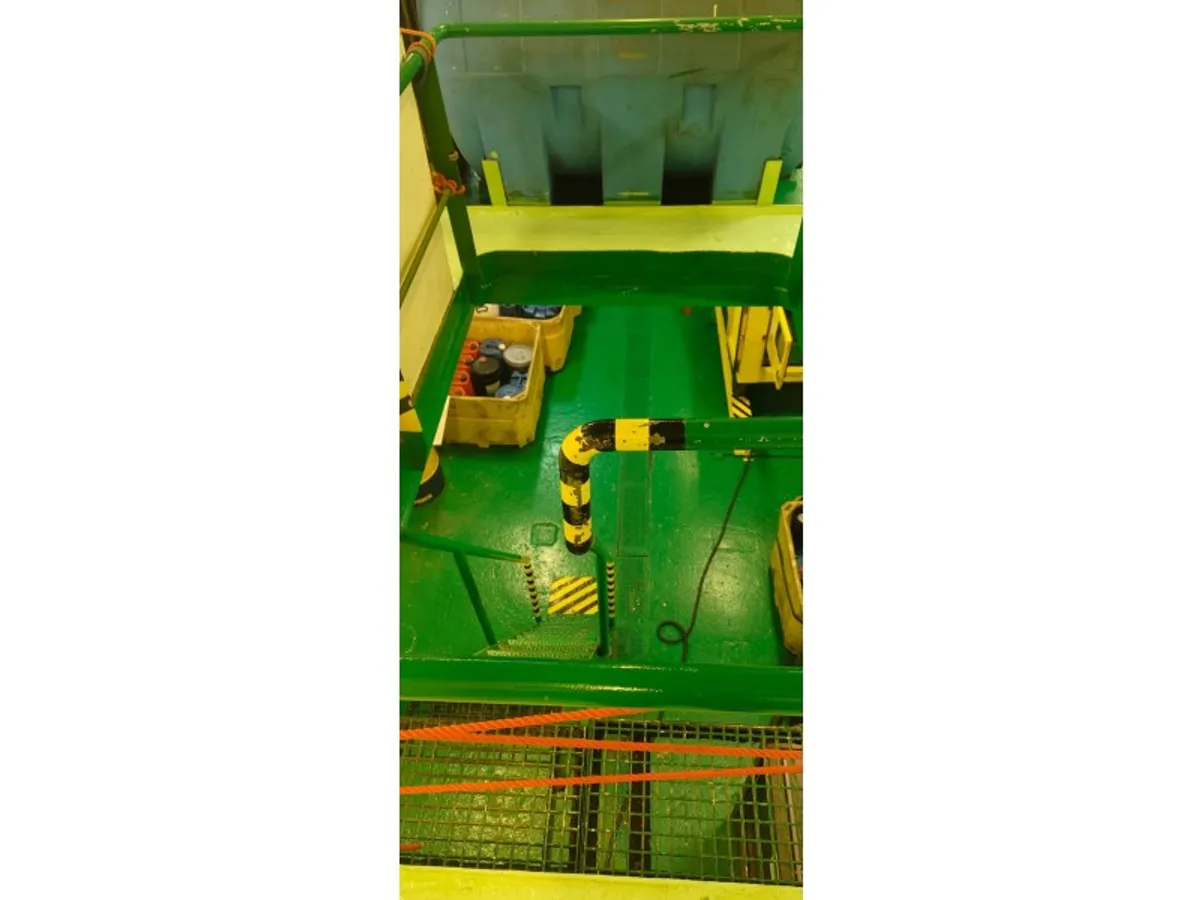 Kapal bekalan untuk dijual