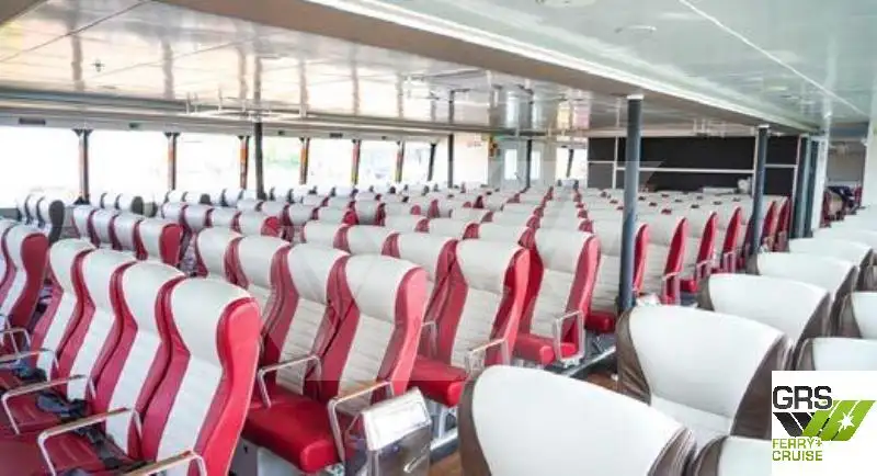 Kapal pelayaran untuk dijual