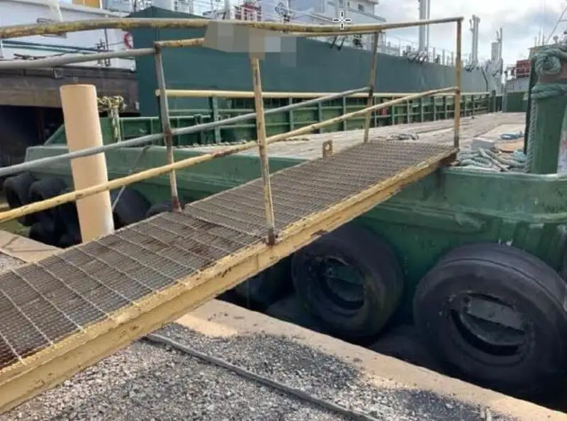 Kapal penumpang untuk dijual
