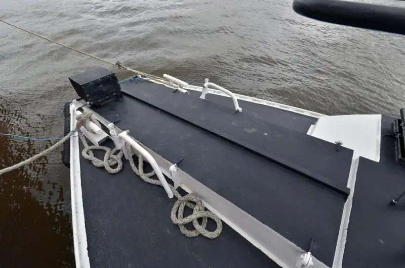 Kapal penyelamat untuk dijual