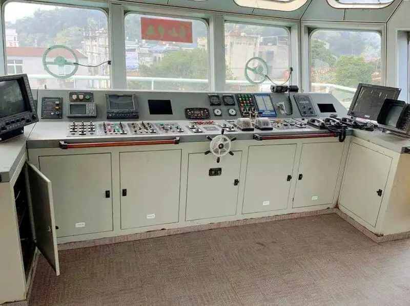 Kapal bekalan untuk dijual