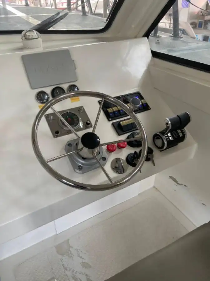 Kapal anak kapal untuk dijual