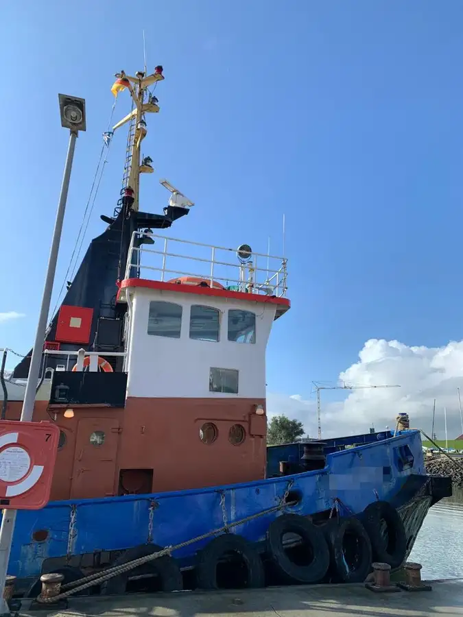 Kapal tunda untuk dijual