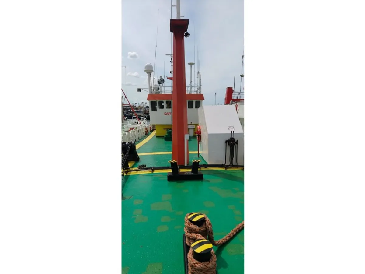 Kapal bekalan untuk dijual