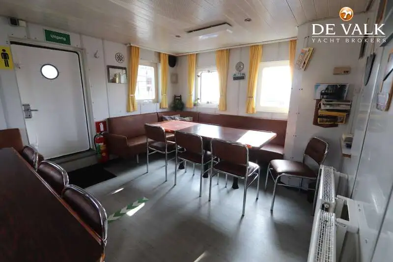 Hotel terapung untuk dijual