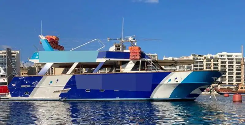 Kapal feri untuk dijual