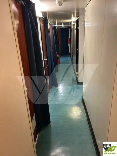 Kapal bekalan untuk dijual