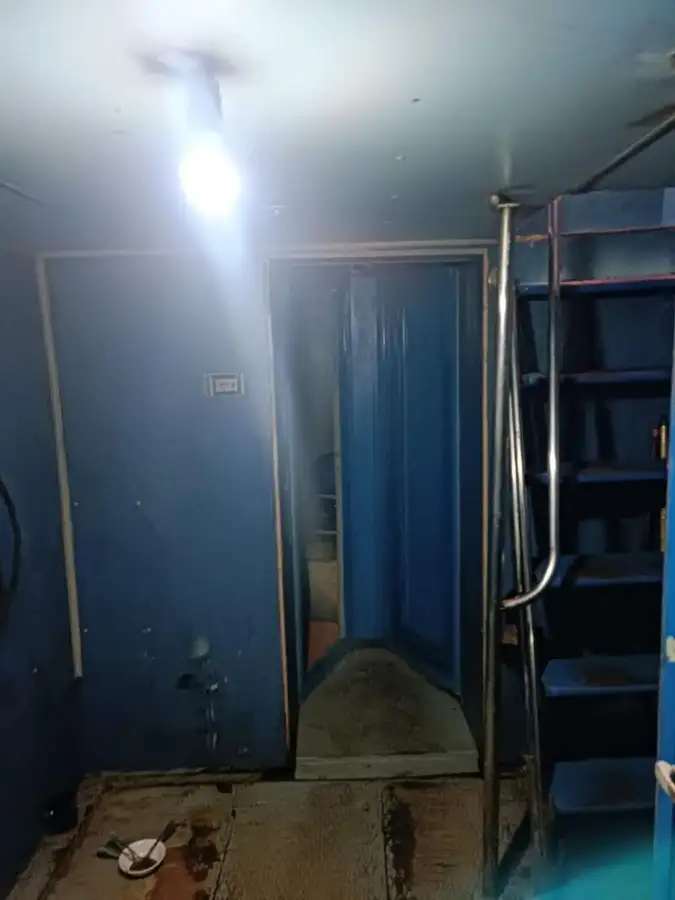 Kapal kerja untuk dijual