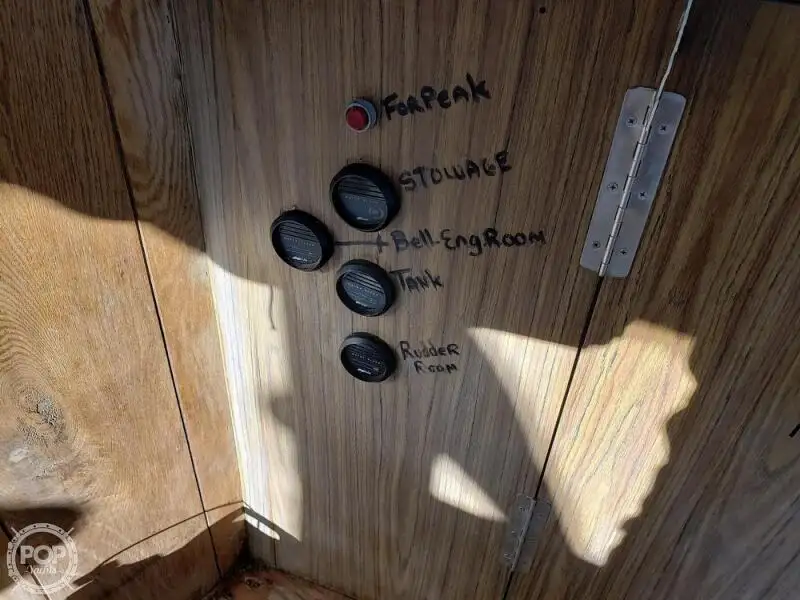 Kapal feri untuk dijual