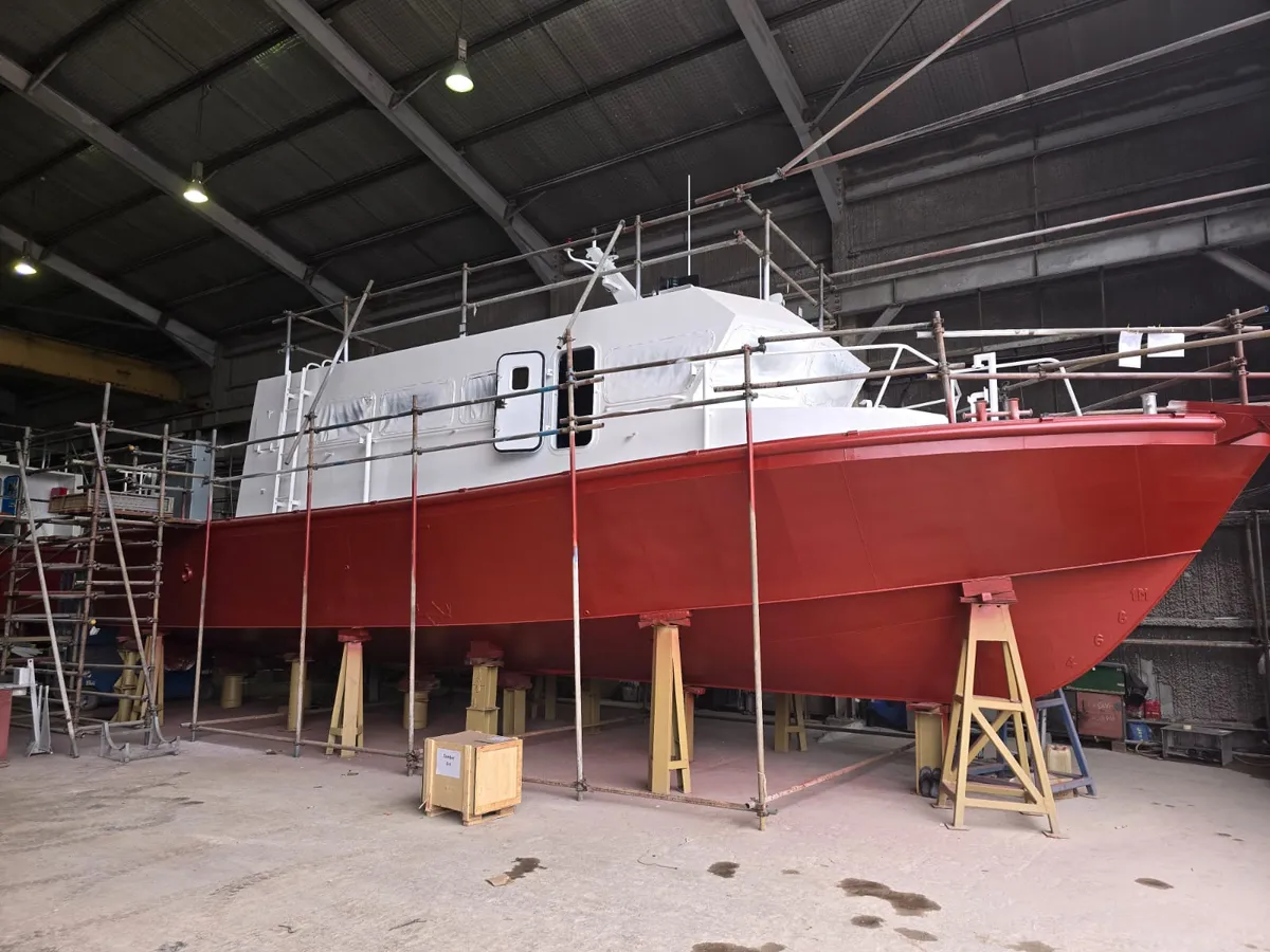Kapal anak kapal untuk dijual
