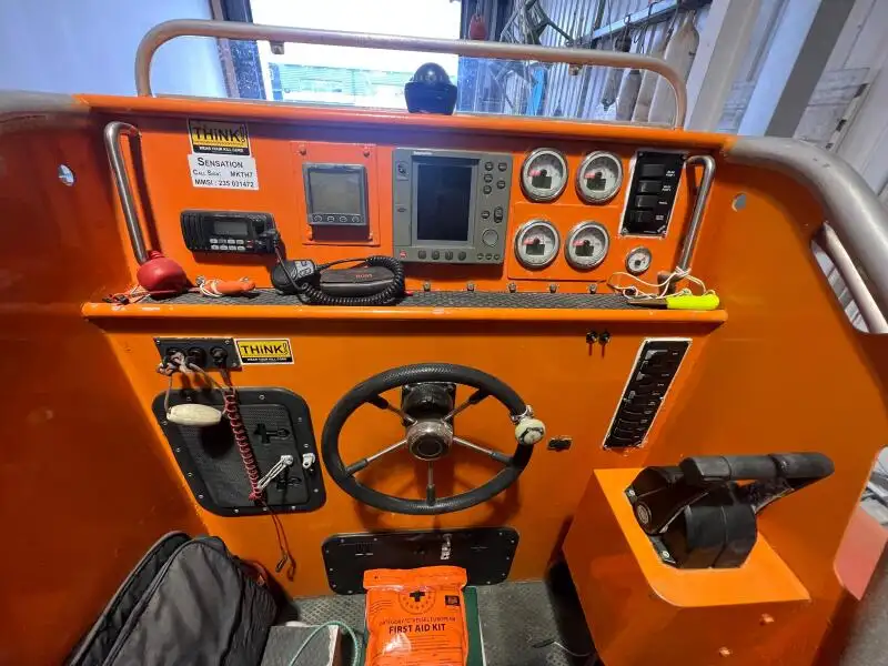 Kapal kerja untuk dijual