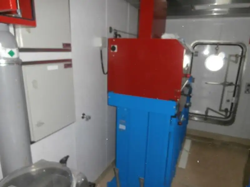 Kapal kontena untuk dijual