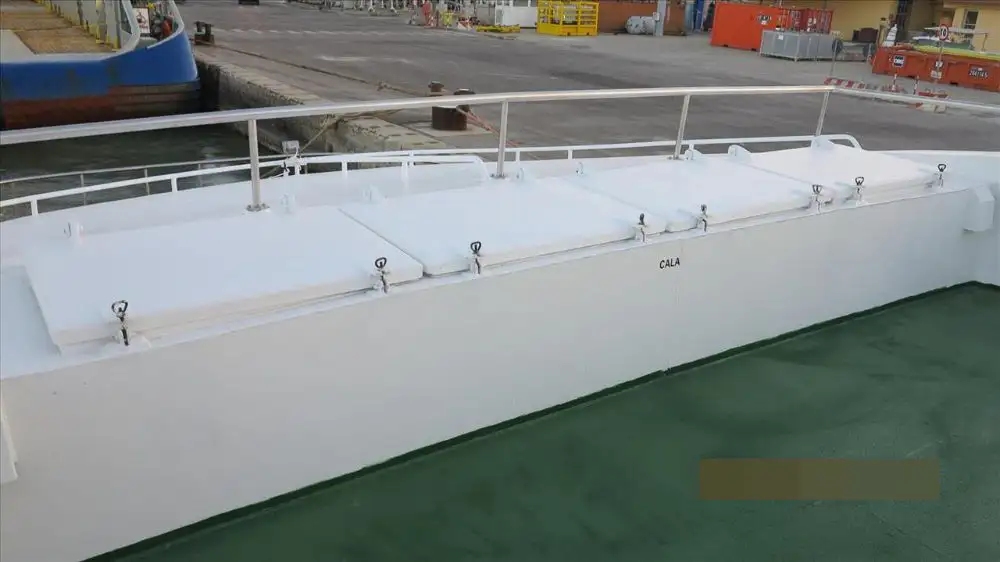 Kapal layar untuk dijual