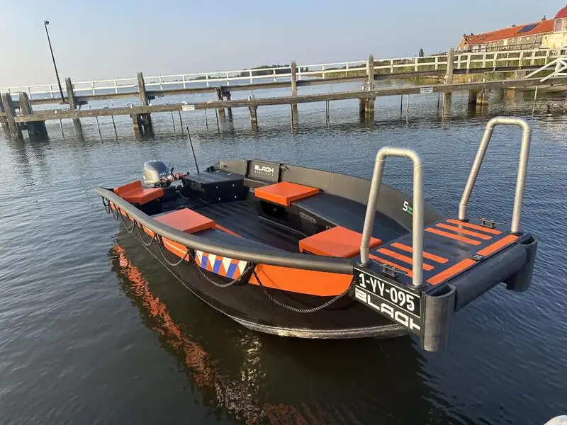 Kapal kerja untuk dijual