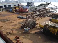Kapal kren untuk dijual