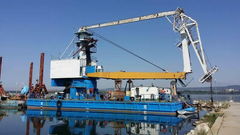 Kapal kren untuk dijual