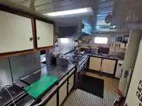 Kapal bekalan untuk dijual