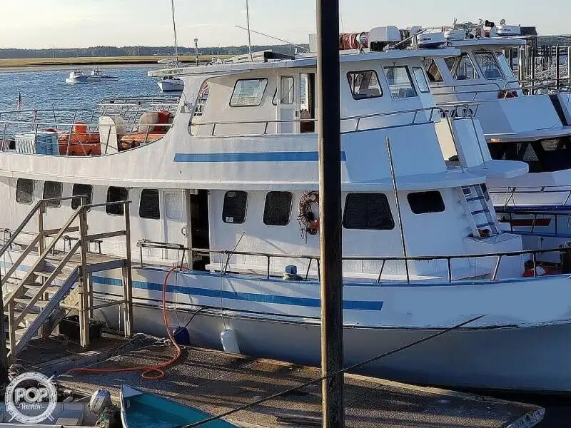 Kapal feri untuk dijual