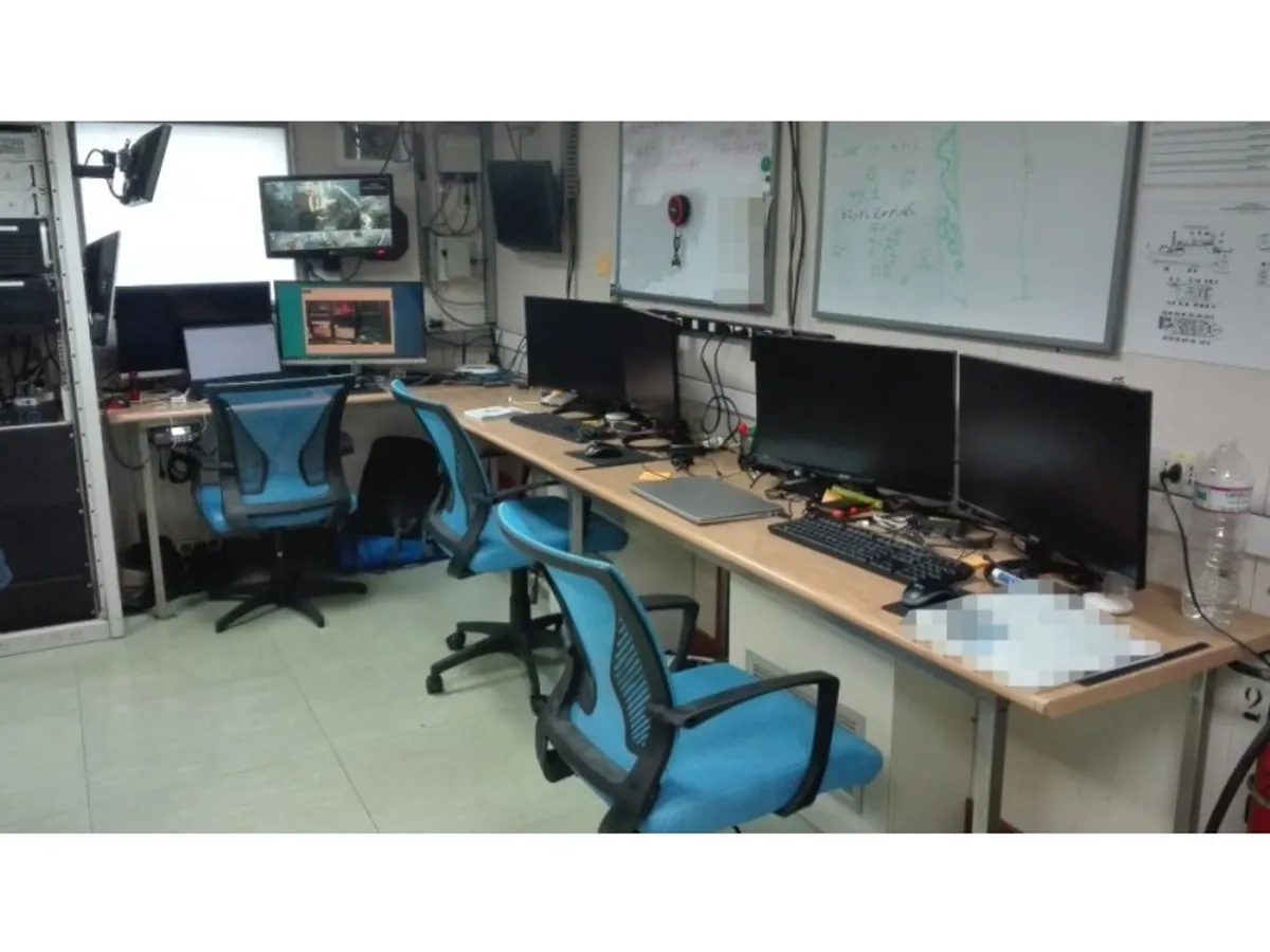 Kapal penyelidik untuk dijual