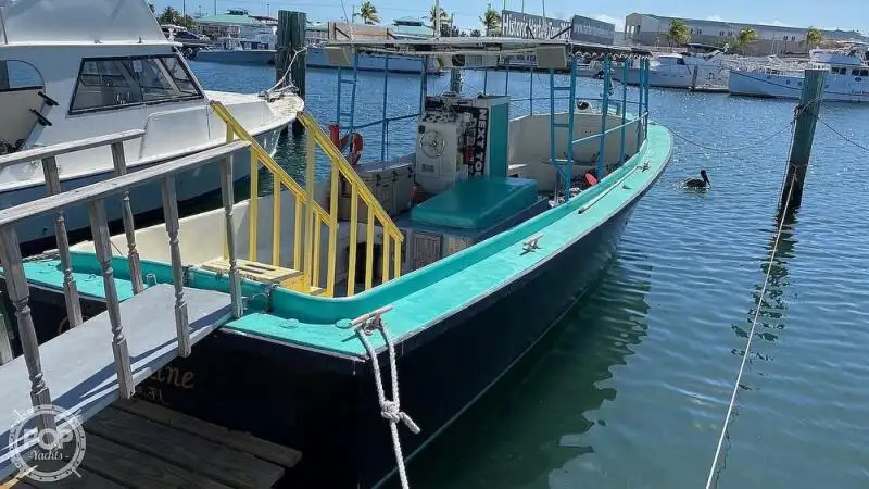 Kapal pelayaran untuk dijual