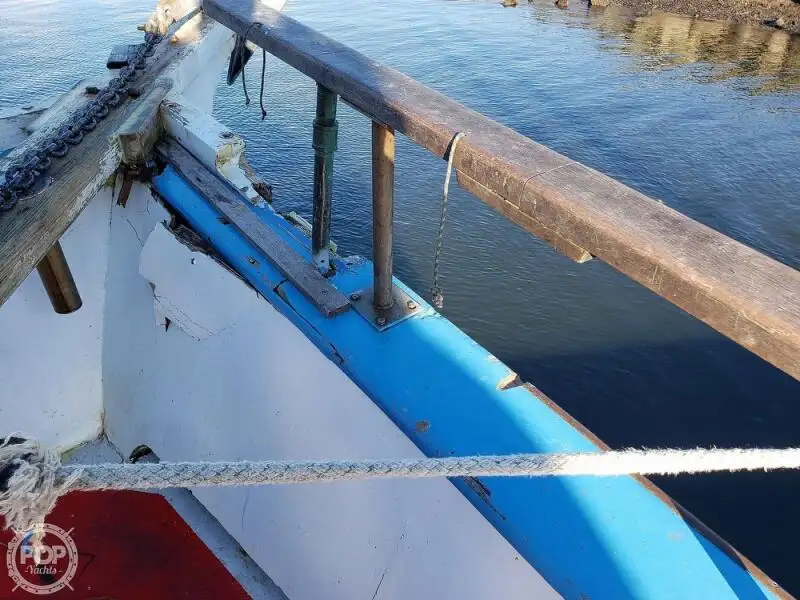 Kapal feri untuk dijual