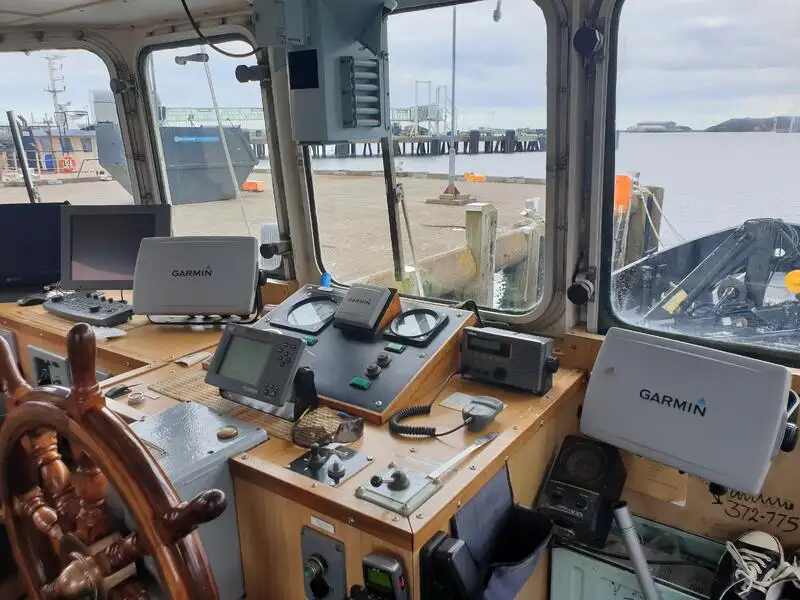 Kapal pelayaran untuk dijual