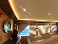 Yacht untuk dijual