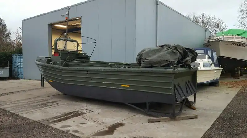 Kapal kerja untuk dijual