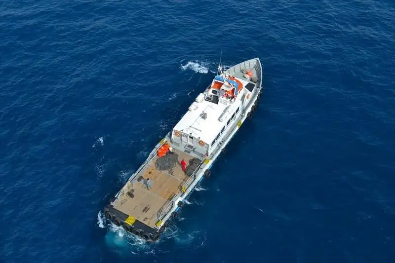 Kapal bekalan untuk dijual