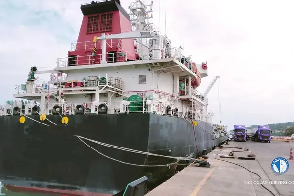 Oil/Chemical tanker for sale