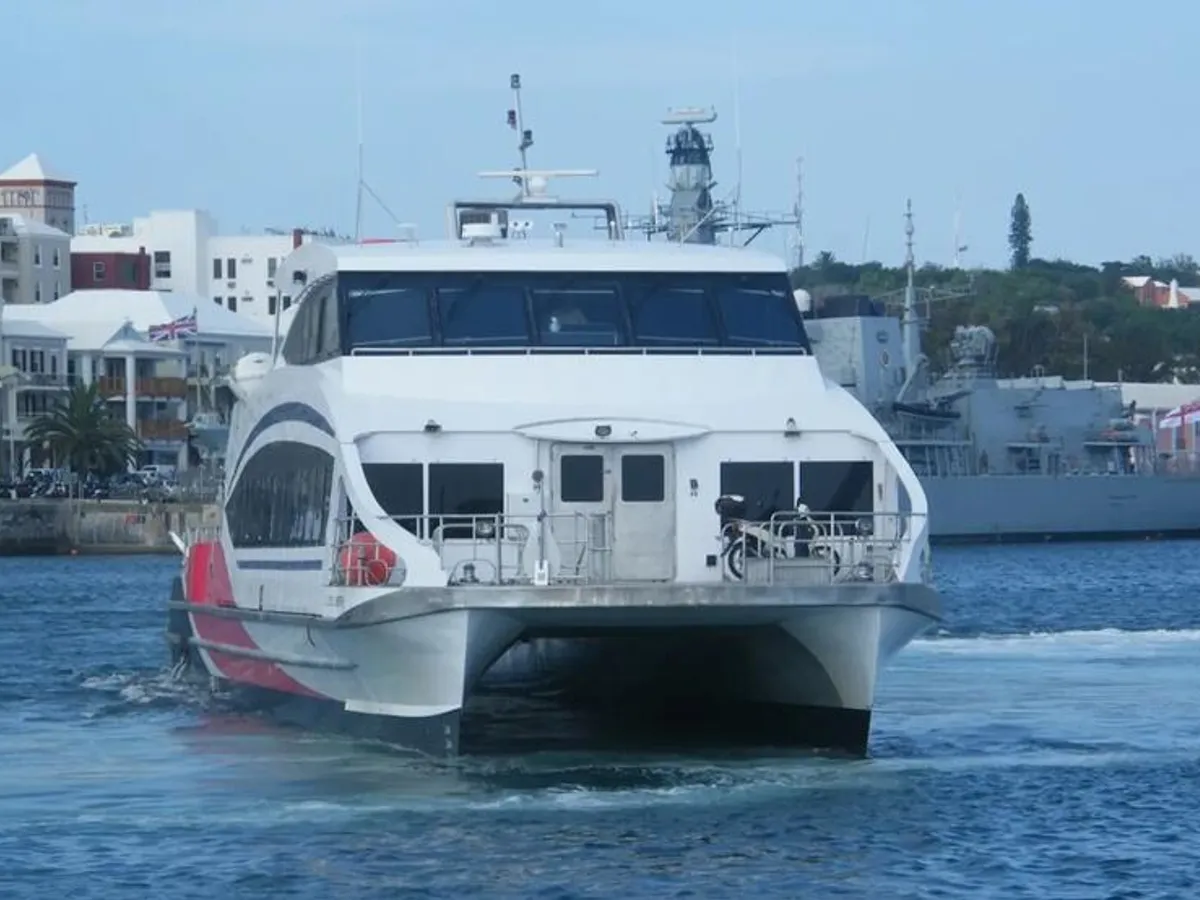 Kapal feri untuk dijual