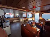 Kapal kerja untuk dijual