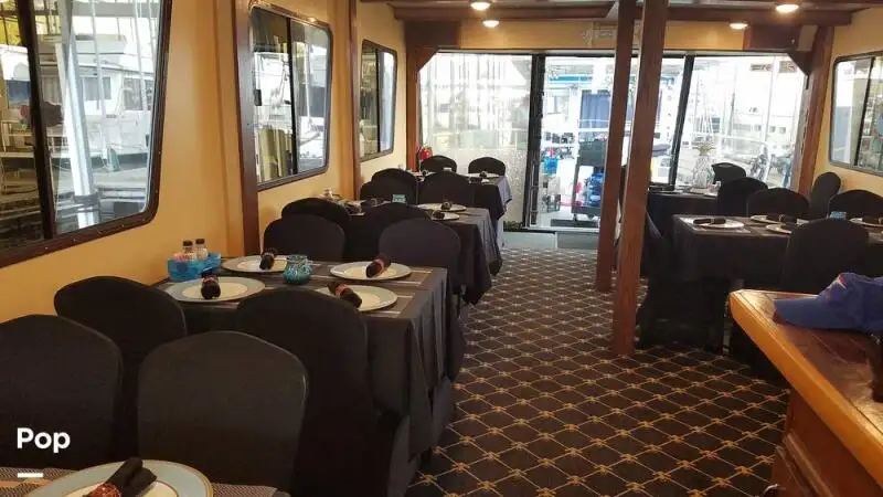 Kapal feri untuk dijual