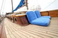 Kapal pelayaran untuk dijual