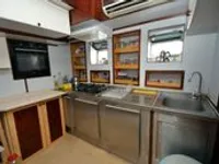 Yacht untuk dijual