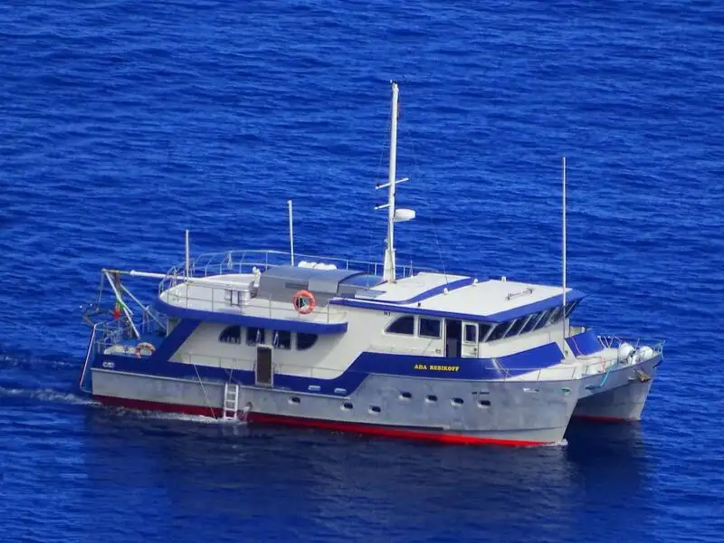 Kapal tinjauan untuk dijual